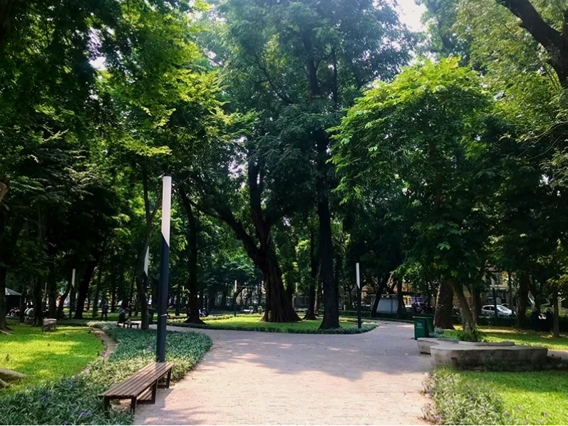 Bức tượng Lãnh tụ V.I. Lênin tại Công viên Lê Nin