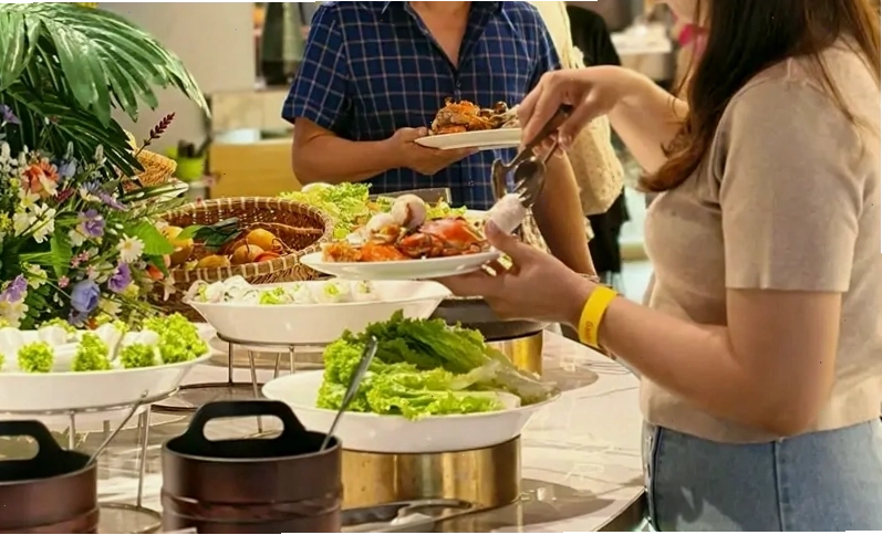 Buffet hải sản hấp dẫn tại Gành Hào