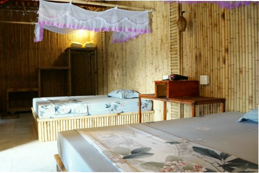 Bungalow hướng hồ tại Ninh Binh Valley Homestay với tầm nhìn khoáng đạt