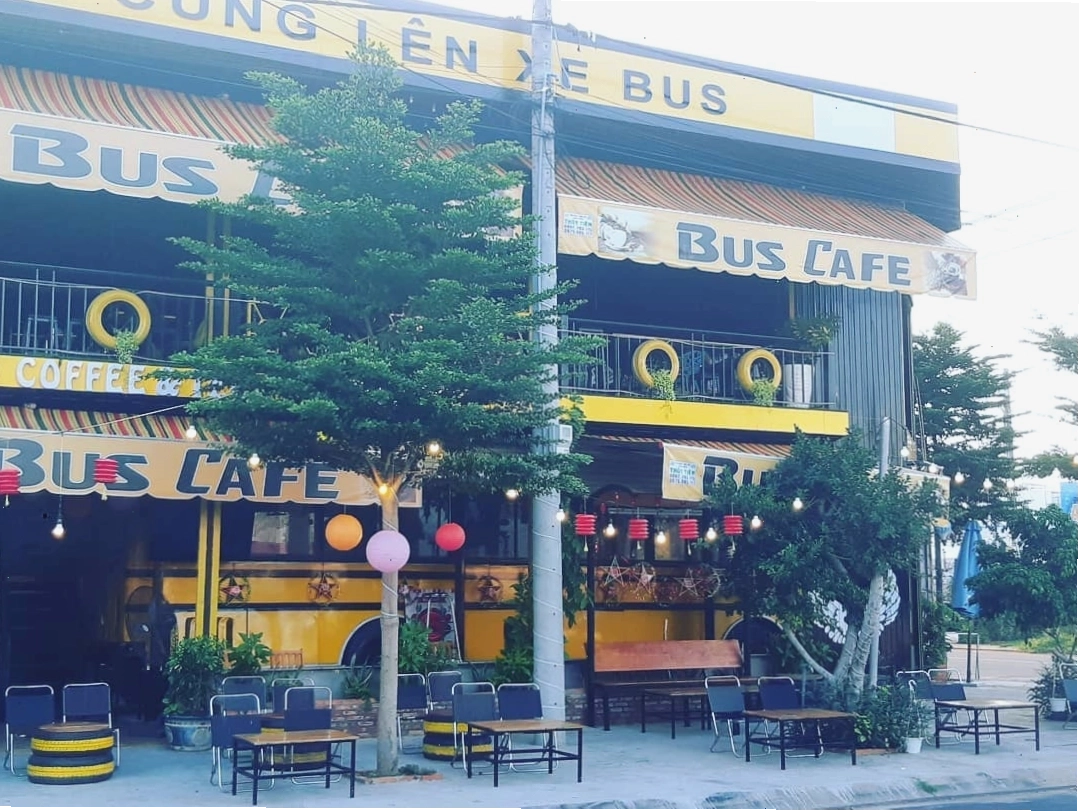 Bus Cafe Phan Thiết độc đáo với xe buýt cải tạo