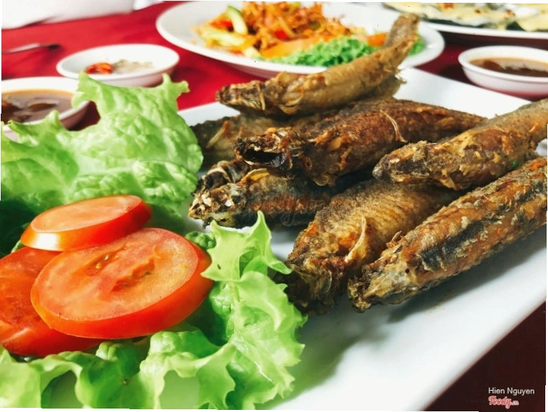 Cá chạch quế chiên giòn