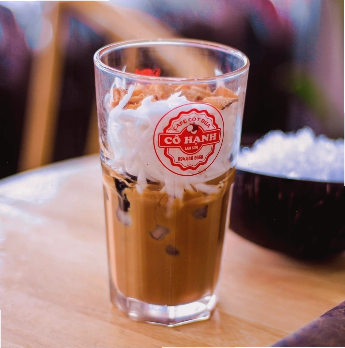 Cà phê cốt dừa cô Hằng trứ danh