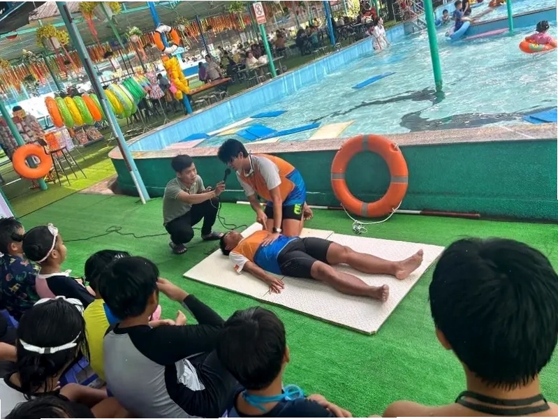 Các buổi dạy bơi tại Công viên nước Củ Chi