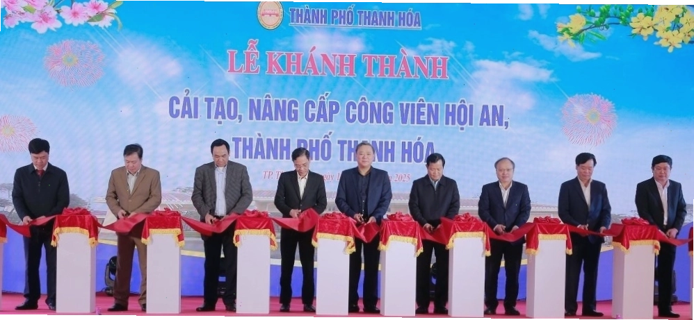 Các đại biểu tham dự lễ khánh thành dự án Công viên Hội An