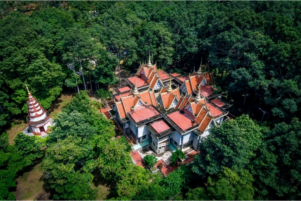 Các hiện vật văn hóa Khmer được trưng bày tại Bảo tàng Trà Vinh