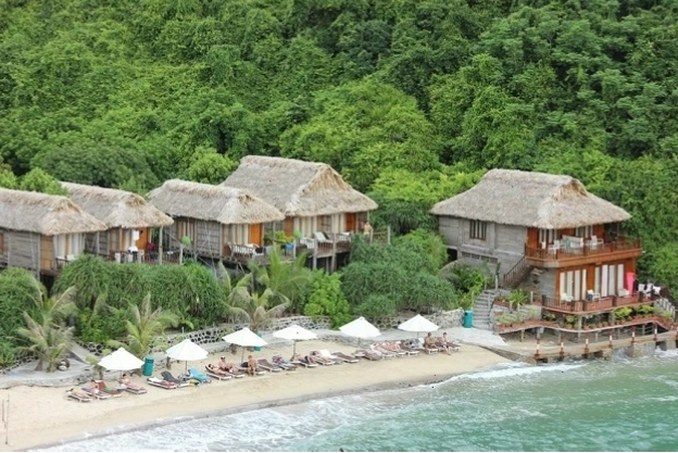 Các hoạt động chèo thuyền kayak tại Monkey Island Resort
