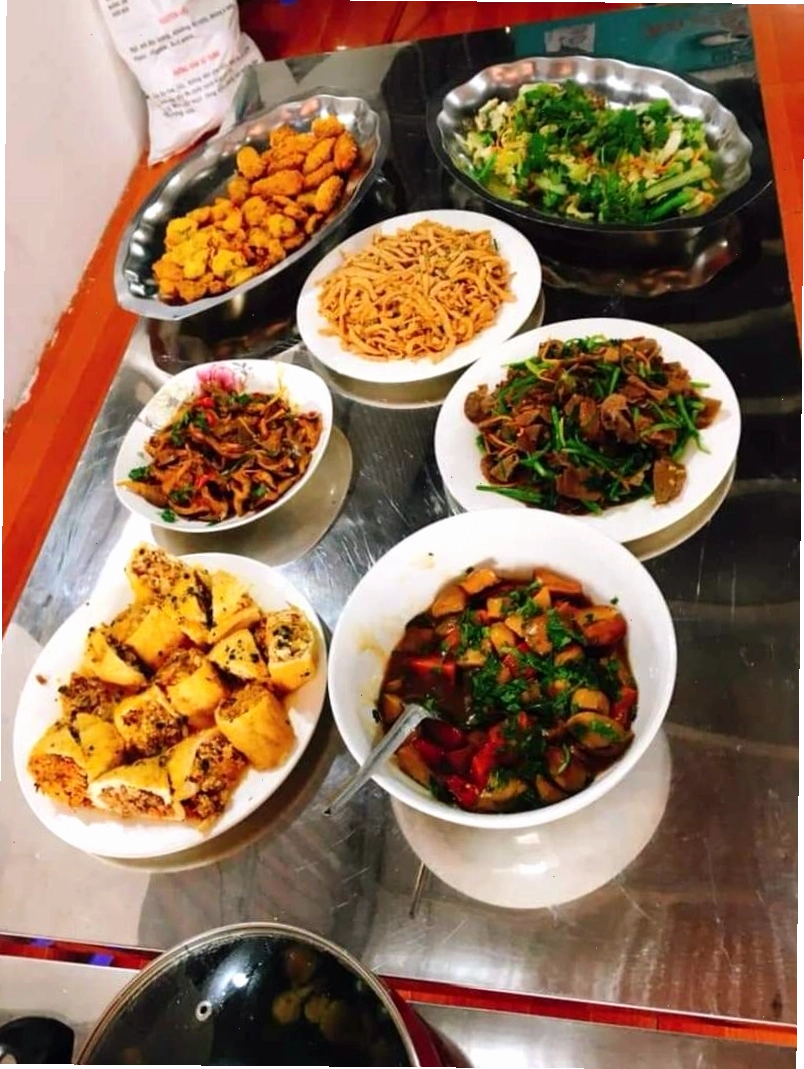 Các món ăn đa dạng tại Quán Chay Oanh