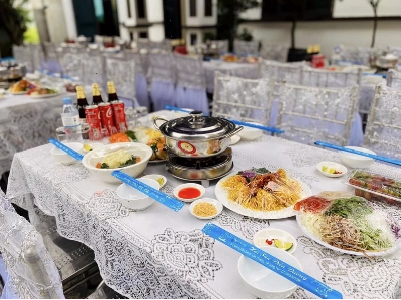 Các món hải sản tươi ngon tại nhà hàng Viễn Dương Hưng Yên