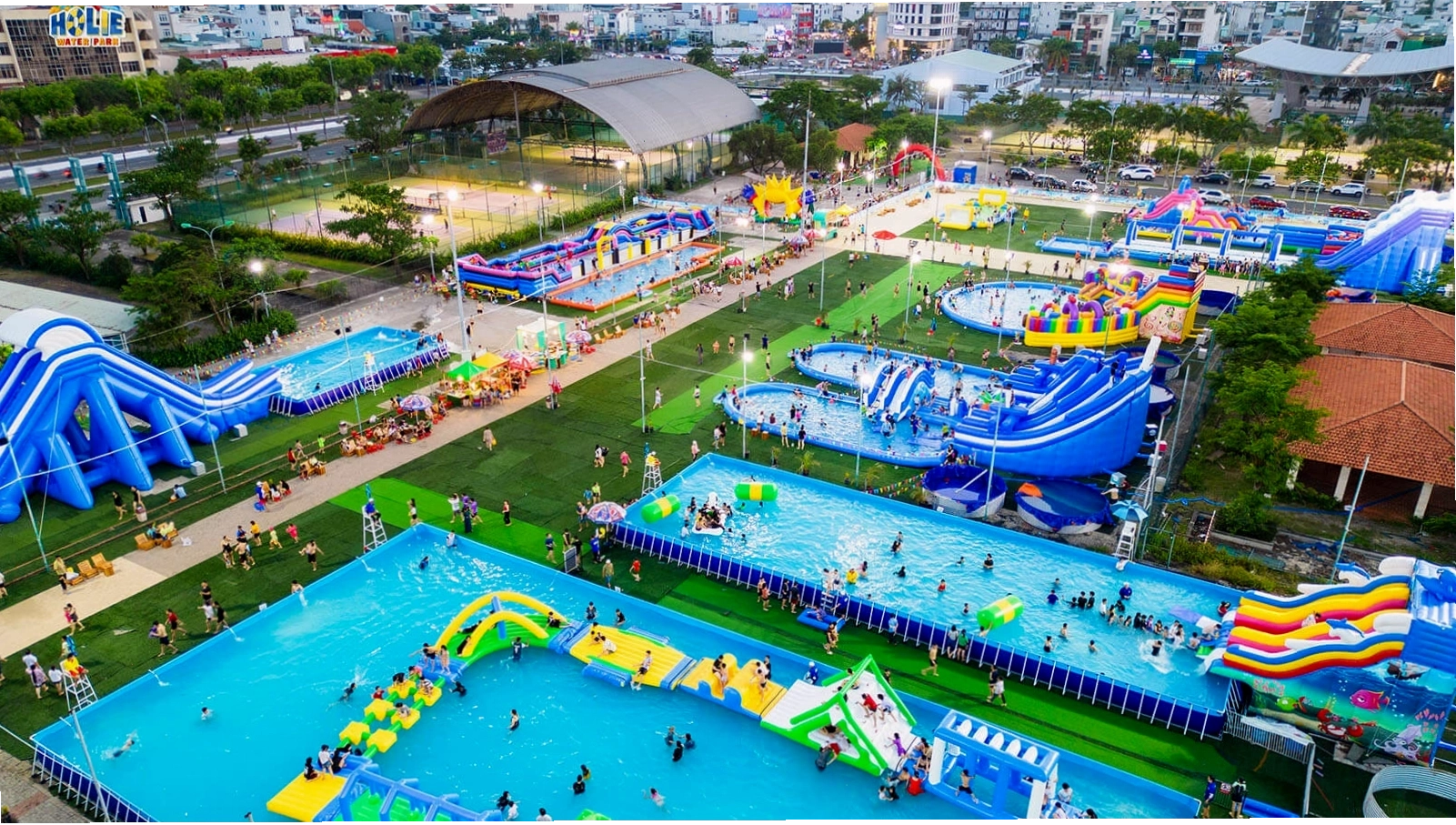 Các trò chơi dưới nước đa dạng tại Holie Water Park