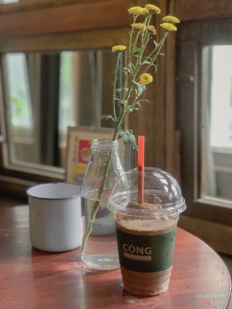 Cacao cốt dừa béo ngậy tại Cộng Cafe