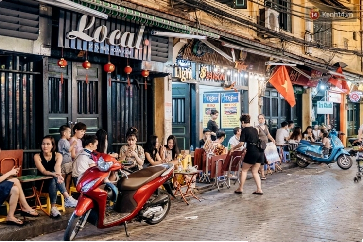 Cafe Tạ Hiện về đêm
