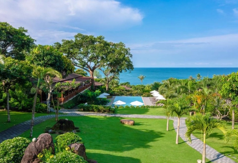 Camia Resort & Spa: Thiên Đường Nghỉ Dưỡng Sang Trọng Tại Đảo Ngọc