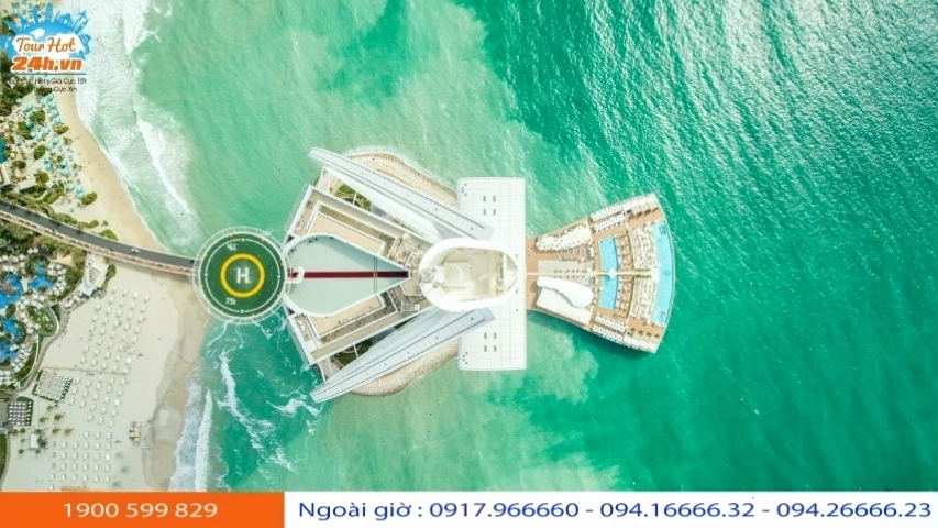 Cận cảnh hòn đảo nhân tạo và cấu trúc vững chắc của khách sạn Burj Al Arab