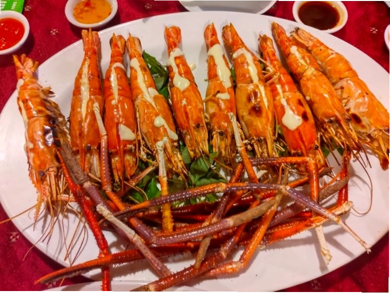 Cận cảnh một món ăn hấp dẫn tại Nhà hàng Sinh thái Bình Xuyên