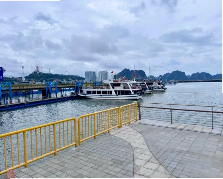 Cảng tàu quốc tế Hạ Long hiện đại và sầm uất