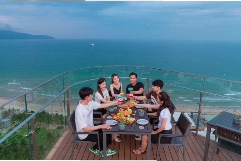 Cảnh biển Đà Nẵng nhìn từ khách sạn Belle Maison Parosand