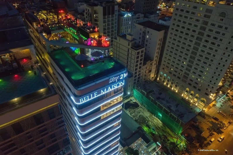 Cảnh biển Mỹ Khê nhìn từ khách sạn Belle Maison Parosand Đà Nẵng