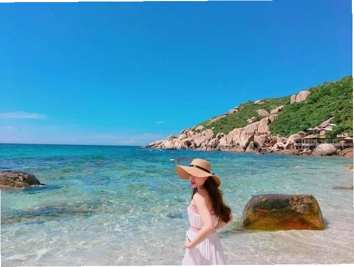 Cảnh biển yên bình tại đảo Bình Lập, Cam Ranh