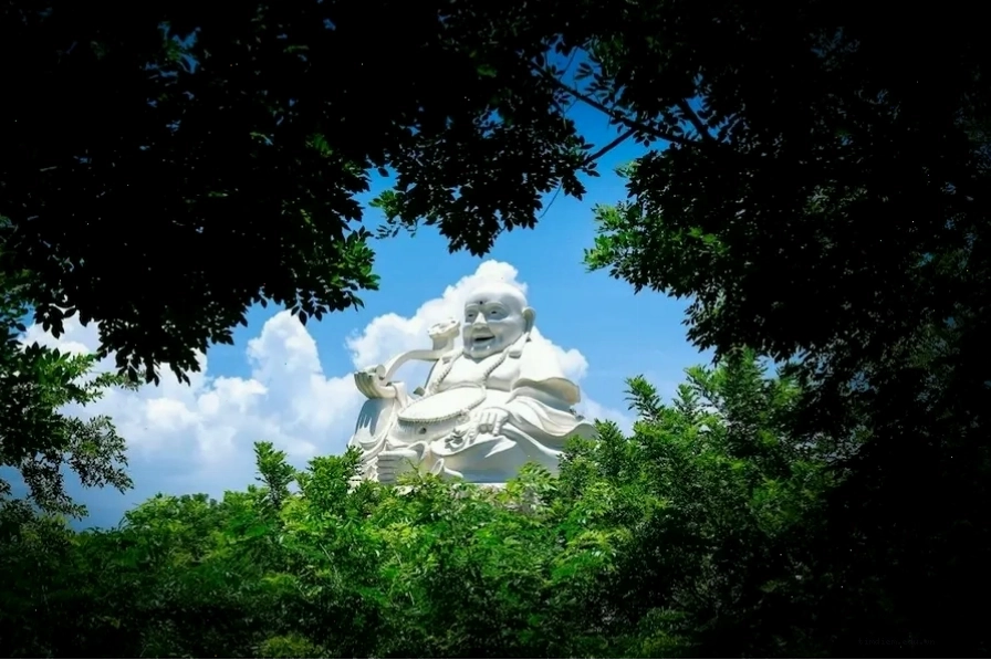 Cảnh hoàng hôn tuyệt đẹp nhìn từ Hồ Mây