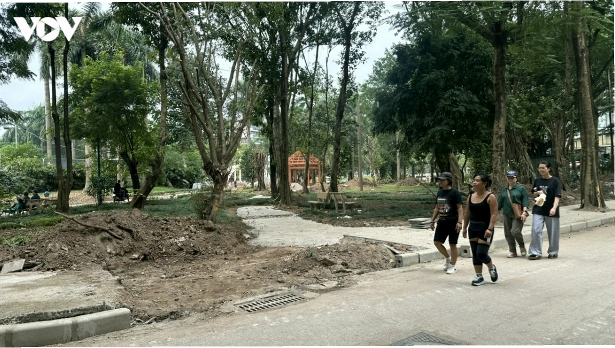 Cảnh quan cây xanh được chăm sóc tỉ mỉ