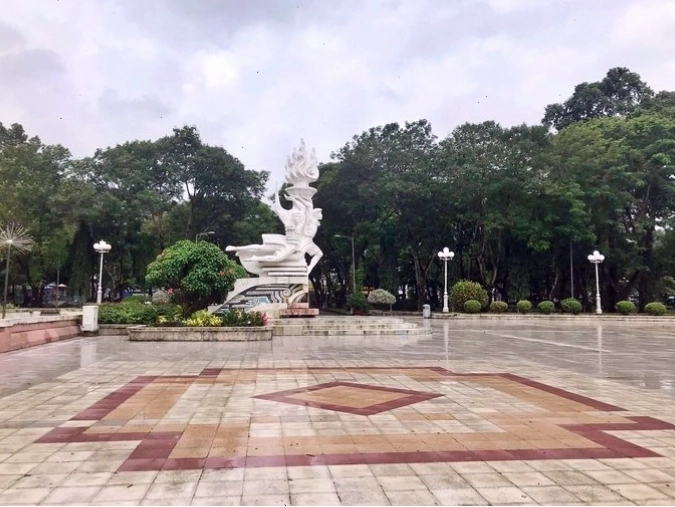 Cảnh quan cây xanh tại Công viên Lê Văn Tám