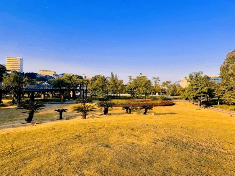 Cảnh quan công viên hoa Hạ Long