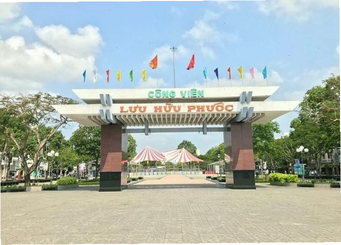Cảnh quan đẹp mắt tại Công viên Lưu Hữu Phước Cần Thơ