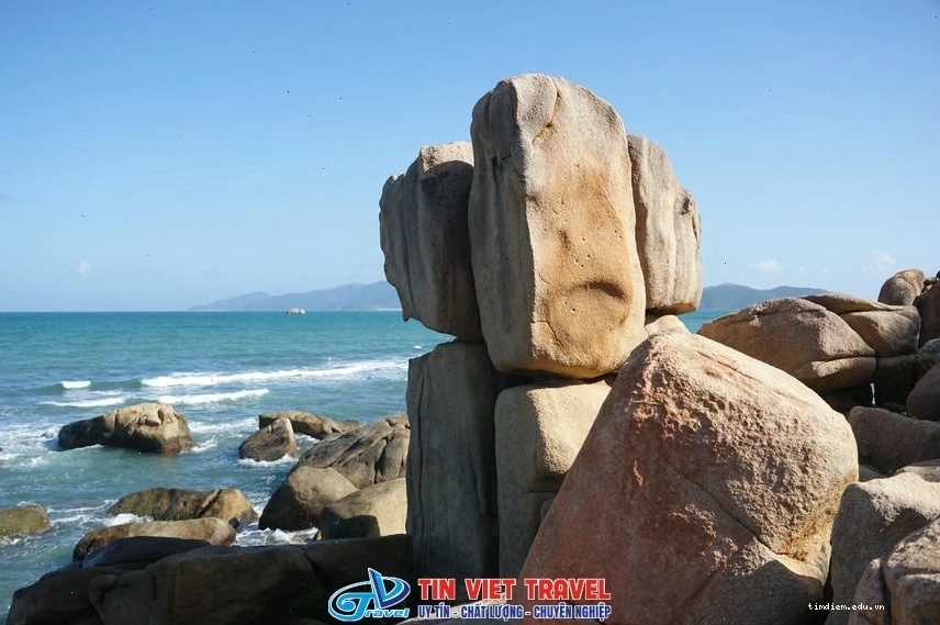 Cảnh quan Hòn Vồ Hòn Chồng Nha Trang