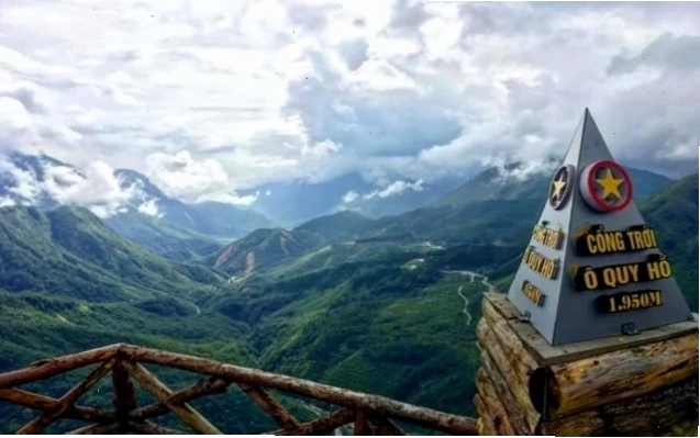 Cảnh quan hùng vĩ nhìn từ đèo Ô Quy Hồ Lai Châu