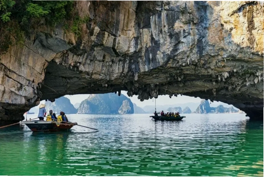 Cảnh quan tại Hang Luồn