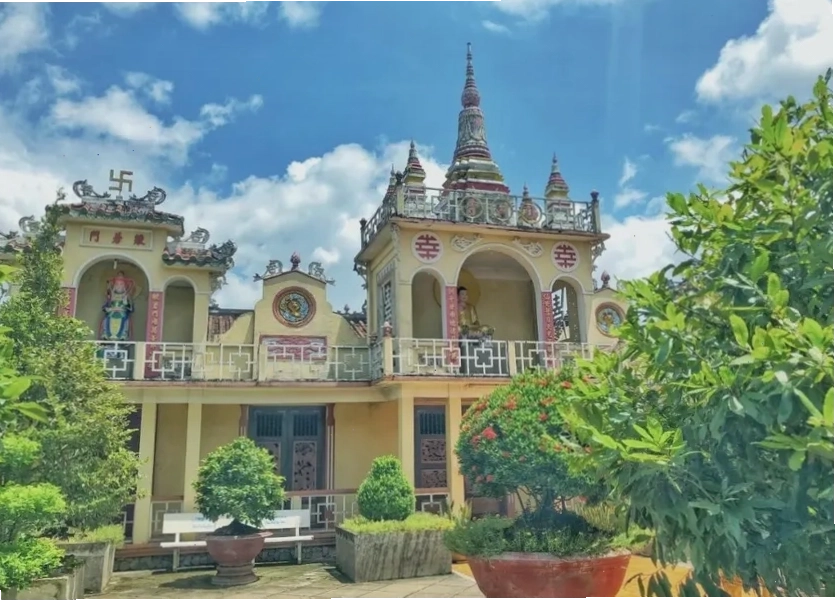 Cảnh quan thanh tịnh tại Chùa Tiên Châu Vĩnh Long