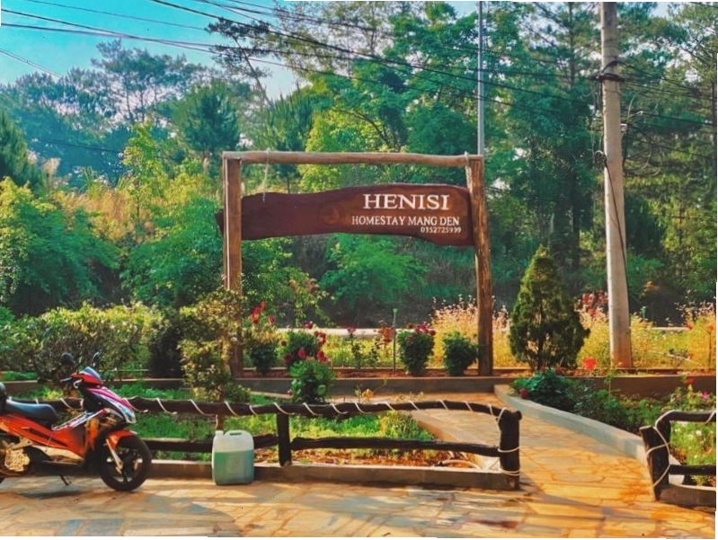 Cảnh quan thiên nhiên thơ mộng bao quanh Henisi Homestay Măng Đen