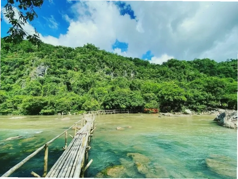 Cảnh quan thiên nhiên thơ mộng tại Suối Moọc