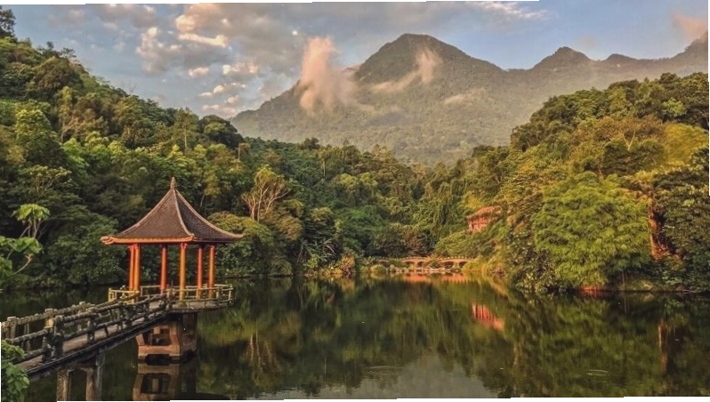 Cảnh quan thiên nhiên tươi đẹp tại Thiên Sơn - Suối Ngà