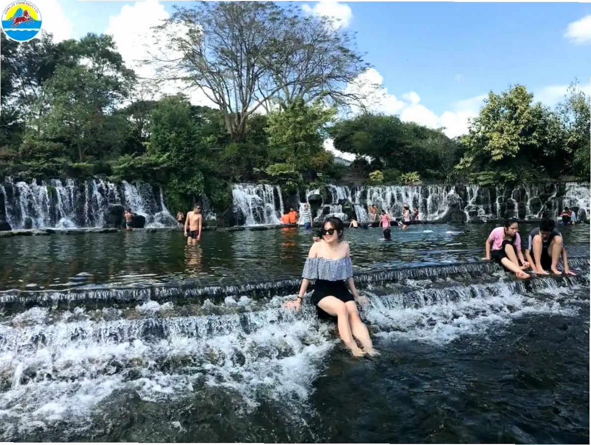 Cảnh quan thiên nhiên tuyệt đẹp tại Suối Mơ