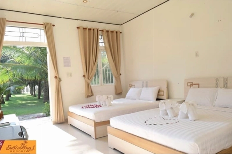Cảnh quan thiên nhiên xung quanh Suối Hồng Resort