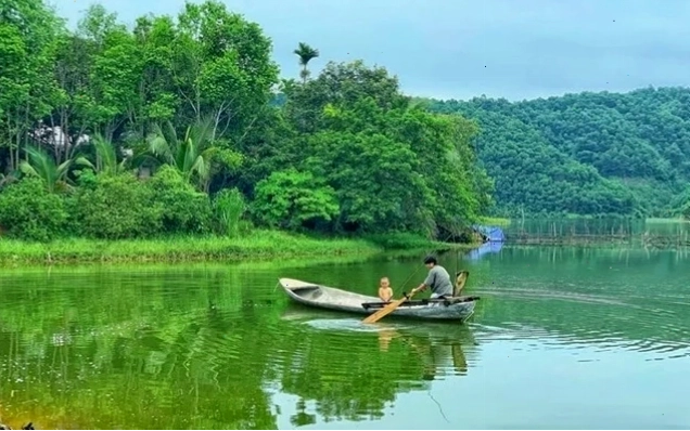 Cảnh quan thơ mộng của Hồ Văn Hội