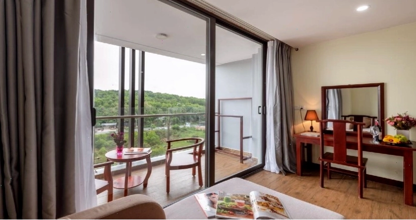 Cảnh quan xanh mát bao quanh Amarin Resort & Spa Phú Quốc