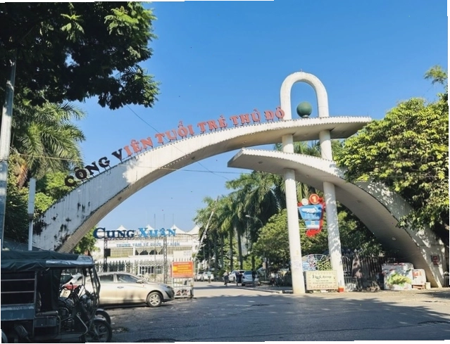 Cảnh quan xanh mát tại Công viên Võ Thị Sáu