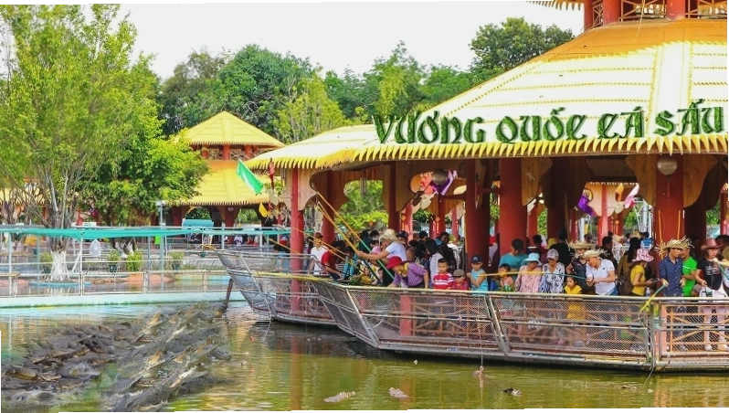 Cảnh quan xanh mát tại Suối Tiên