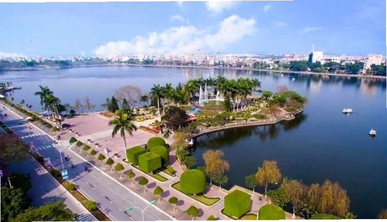 Cảnh quan xanh mát và yên bình tại Công viên Bạch Đằng