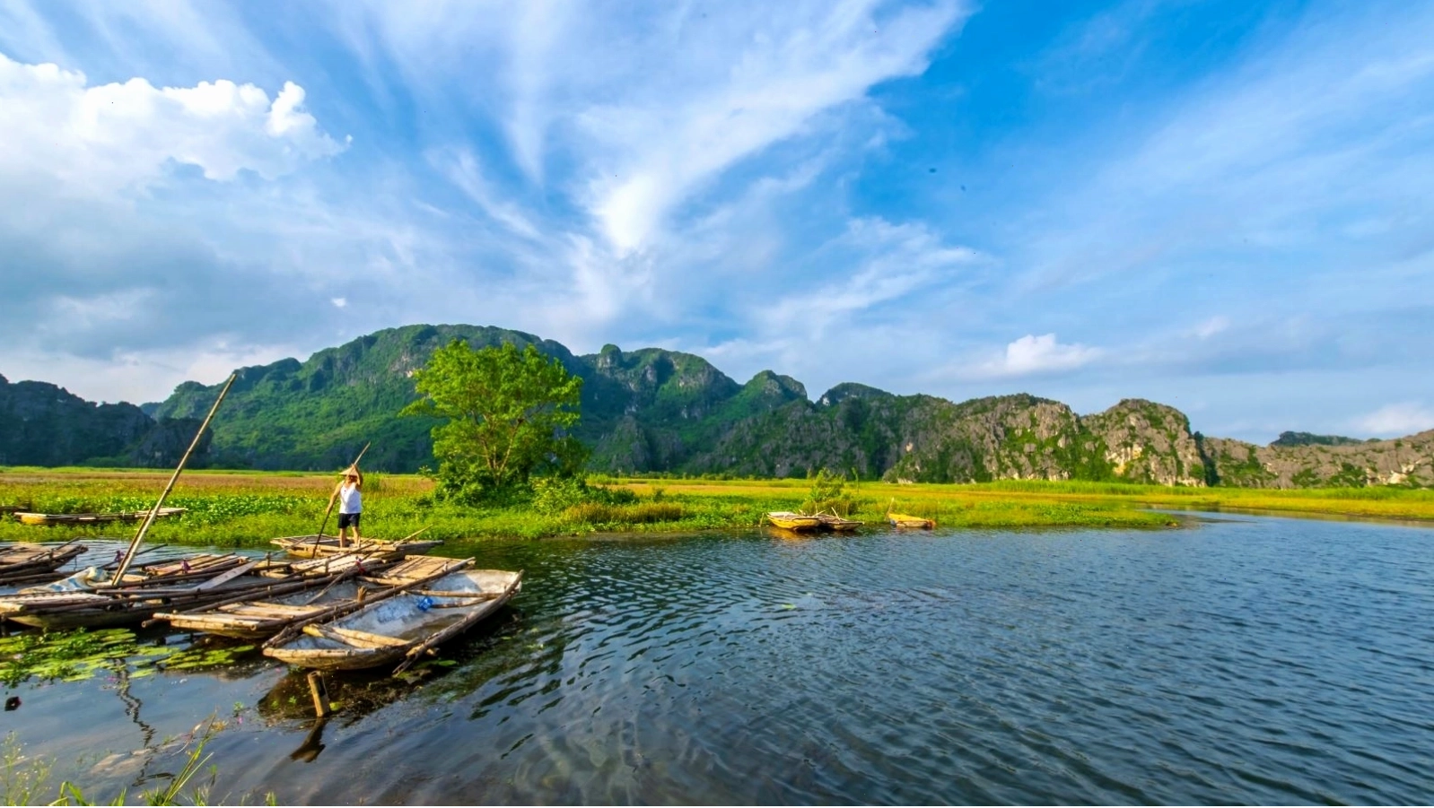 Cảnh quan yên bình và hệ sinh thái đa dạng tại Vân Long