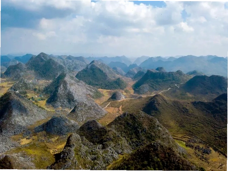 Cao nguyên đá Đồng Văn, địa điểm du lịch Hà Giang với vẻ đẹp kỳ vĩ