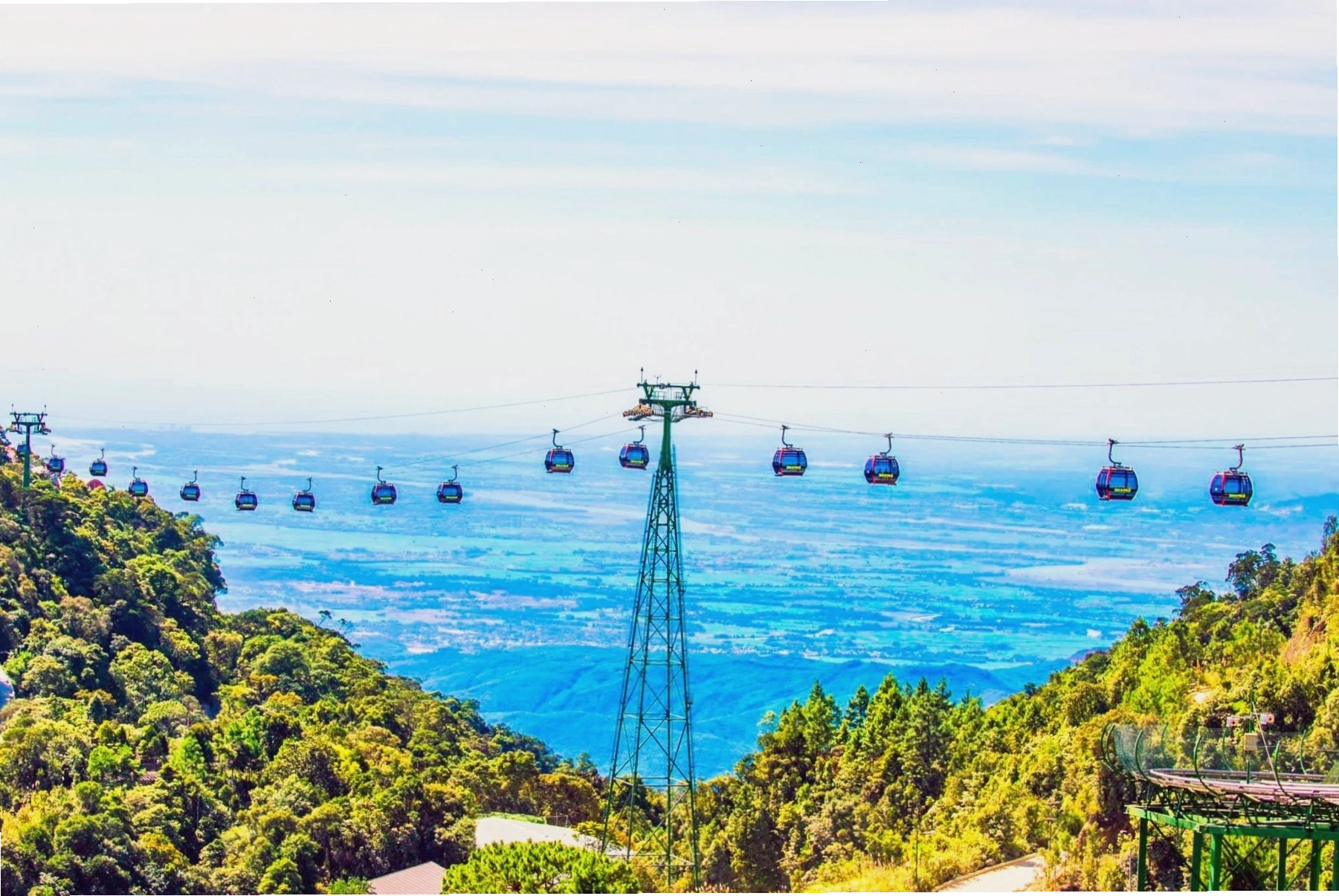 Cáp treo Bà Nà Hill - Phương tiện di chuyển độc đáo đến Mercure Danang French Village