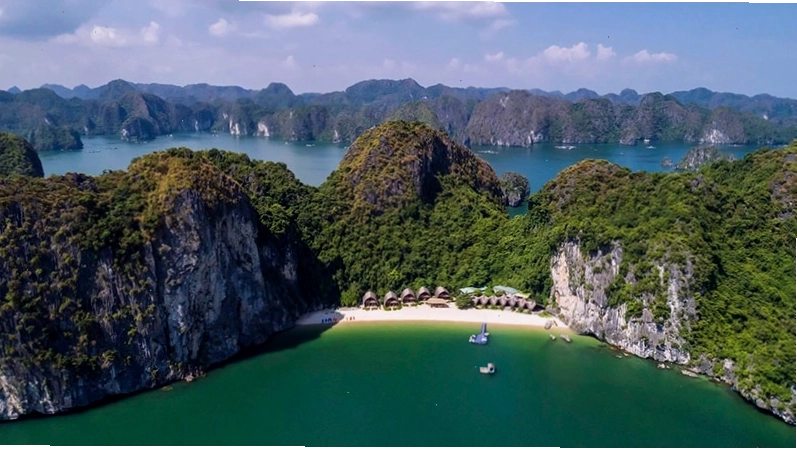 Castaway Island Resort Cát Bà với bãi biển đẹp