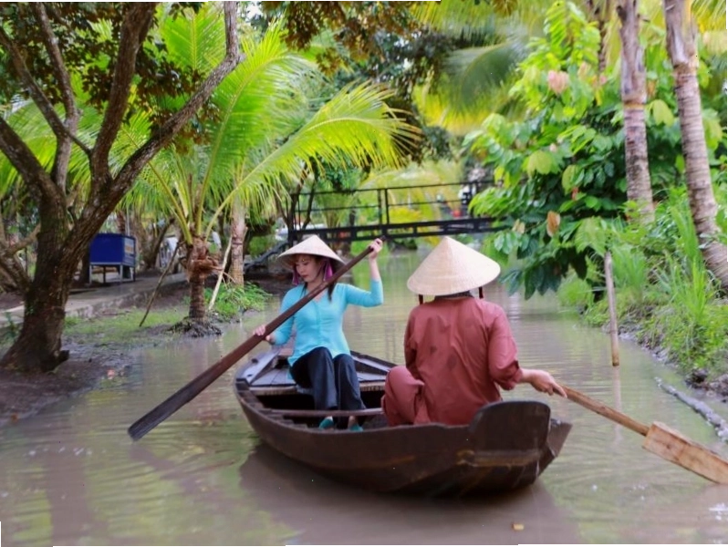 Cầu khỉ thử thách sự khéo léo tại khu du lịch Ông Đề