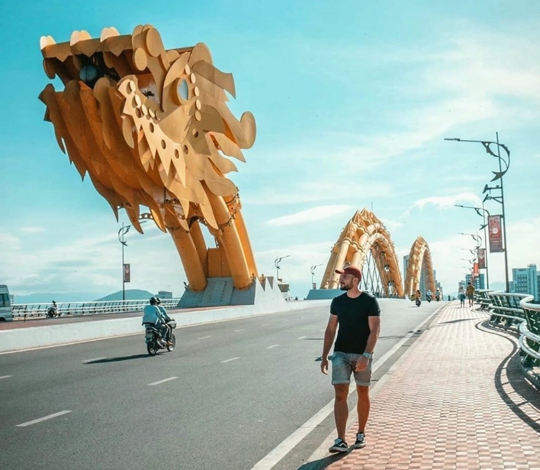 Cầu Rồng Đà Nẵng lung linh về đêm