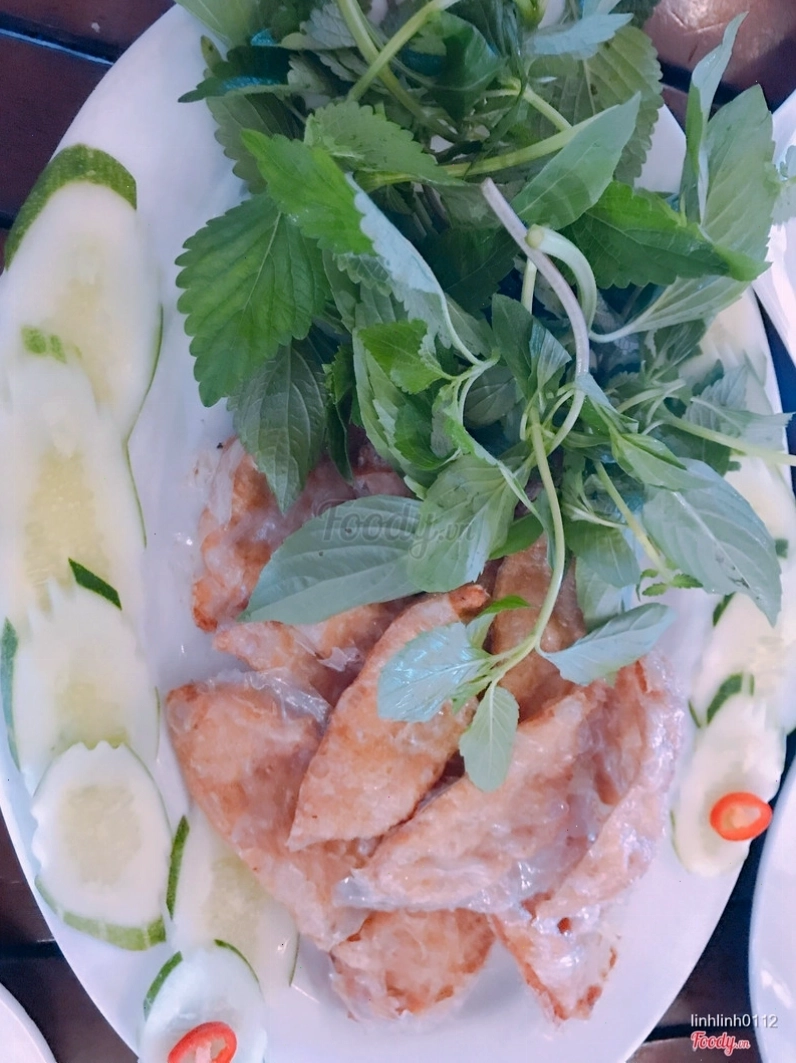Chả cá bên sông mang hương vị đặc trưng