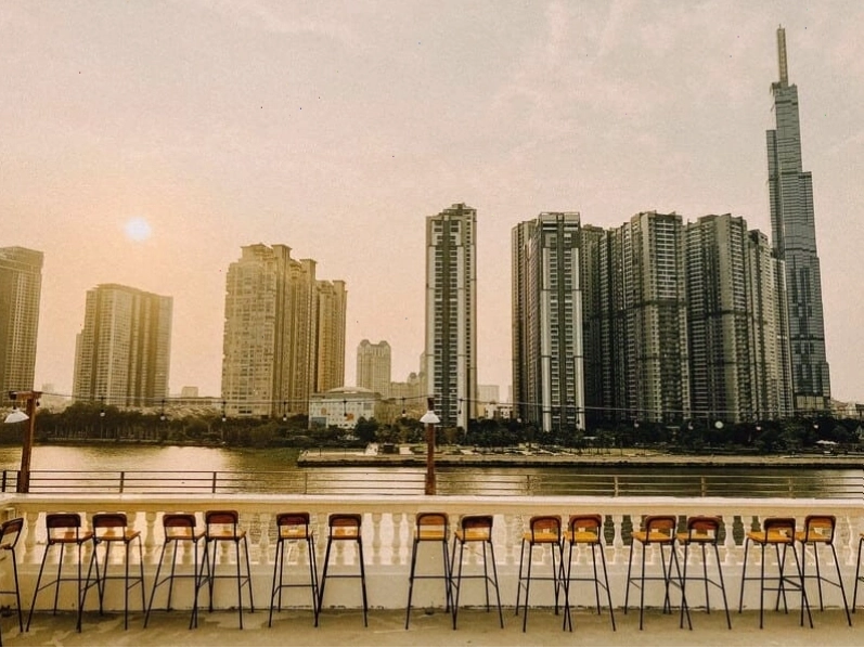 Chạng Vạng Rooftop - khoảng bình yên giữa thành phố