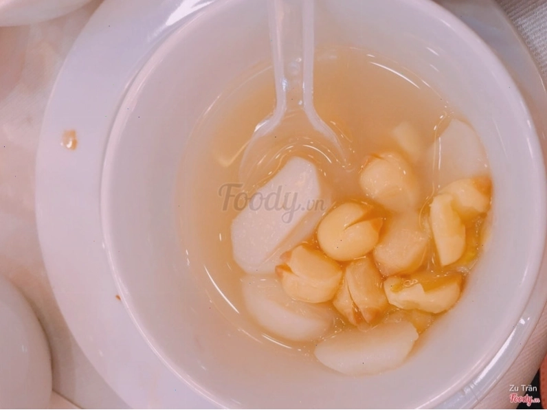 Chè hạt sen củ năng thanh mát